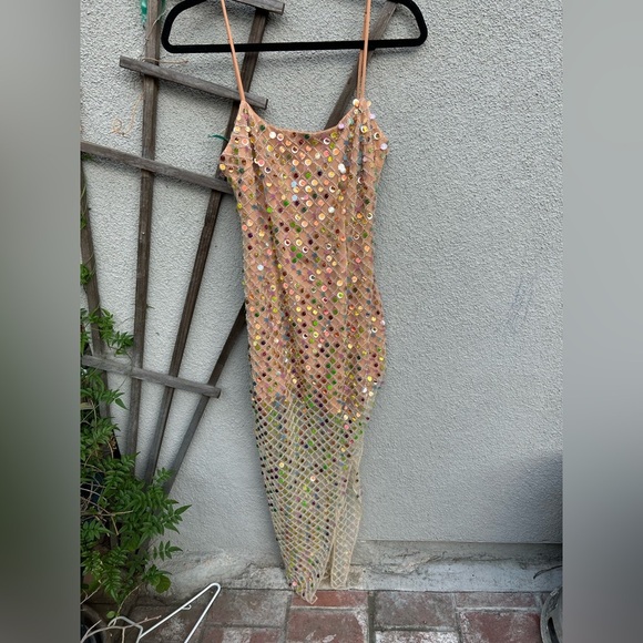 Elliatt Cabana Embellished Sequin Midi Dress in Multi New with Tags! - Picture 4 of 12